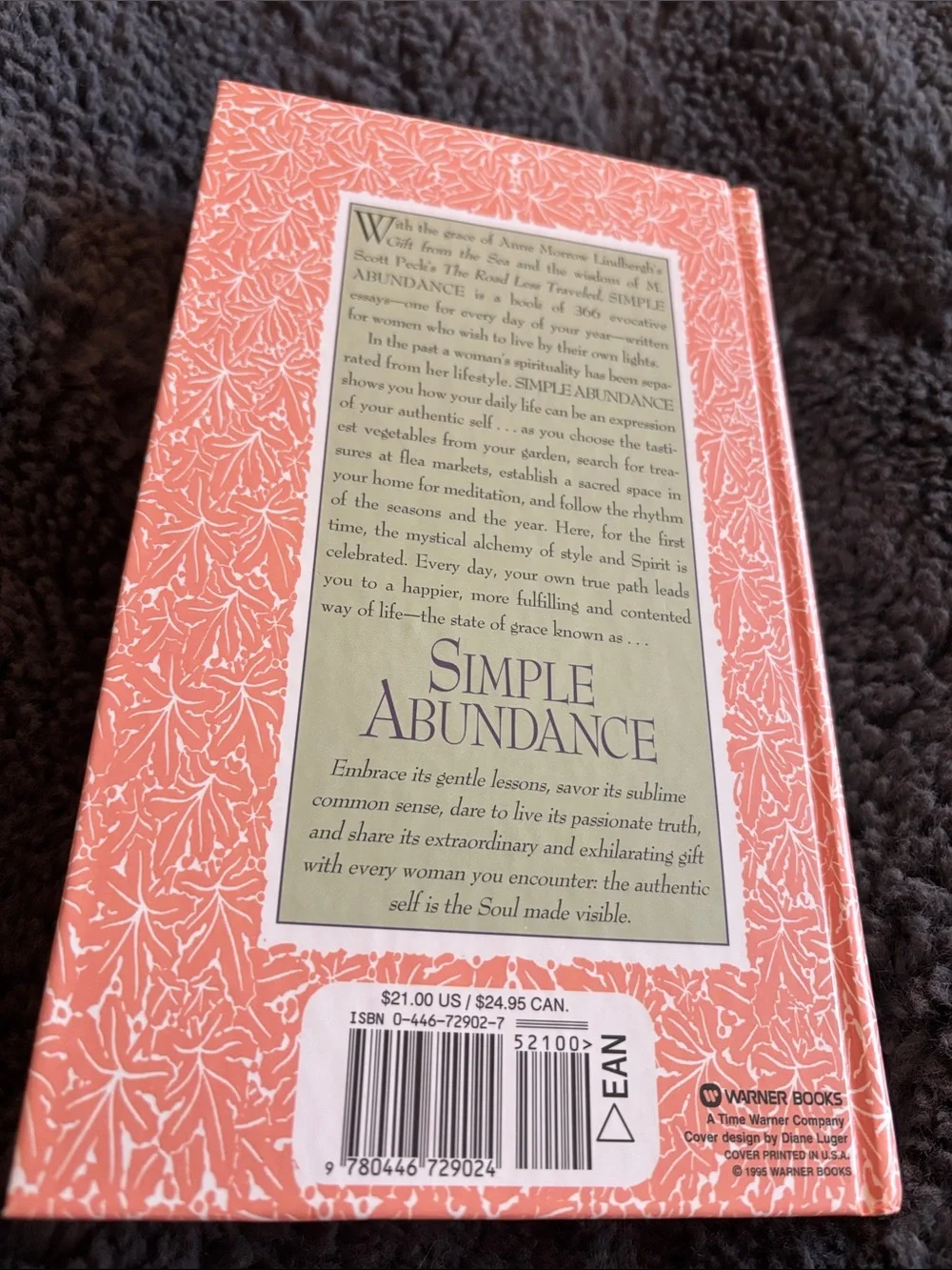 A Daybook of Comfort and Joy by Sarah Breathnach